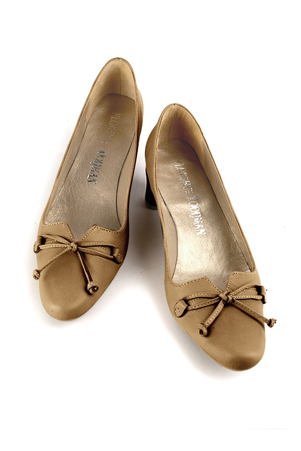 Women's camel beige dress pumps with a knot on the front. Round toe. Low kitten heels - Top view